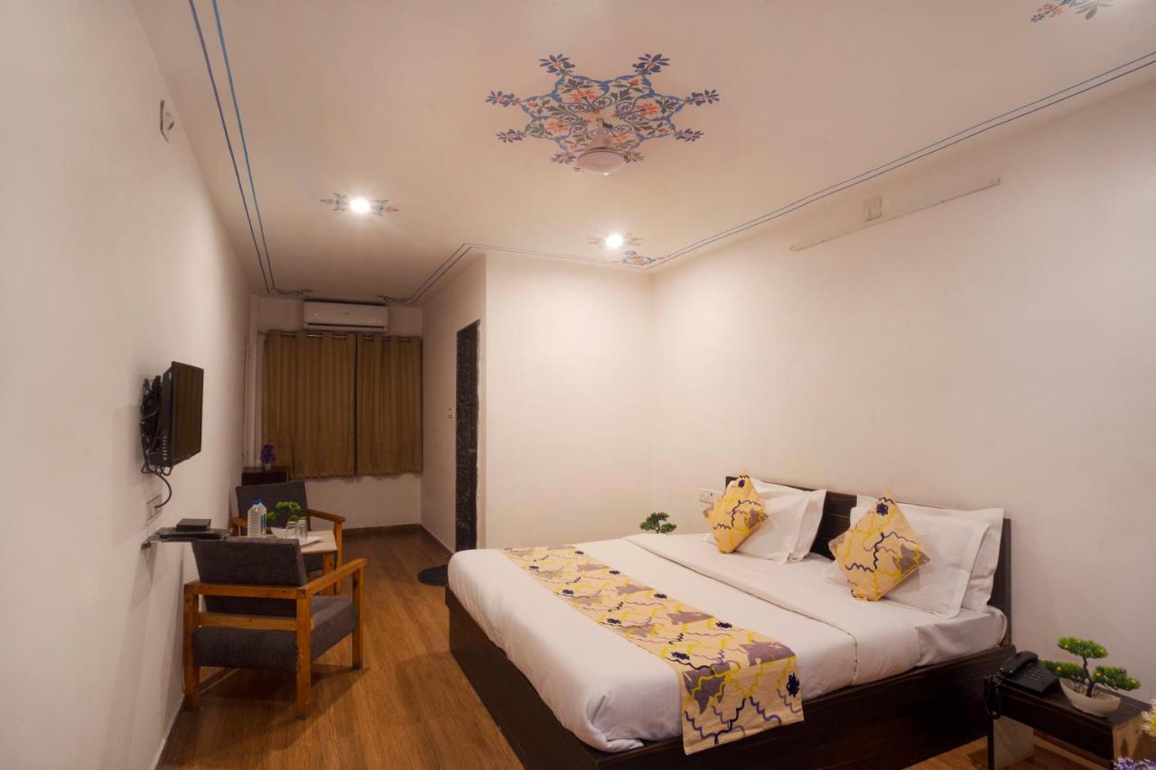 Tripli Hotels Arunoday Palace Udaipur Exterior photo